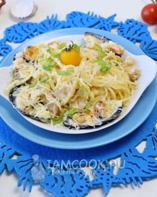 Паста с морепродуктами в сливочном соусе