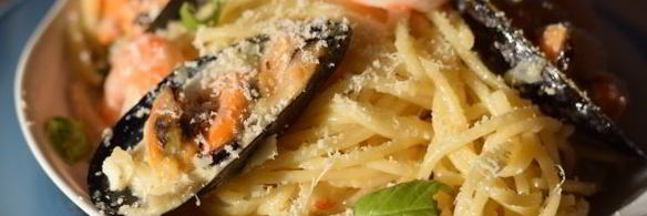 паста с морепродуктами в сливочном соусе