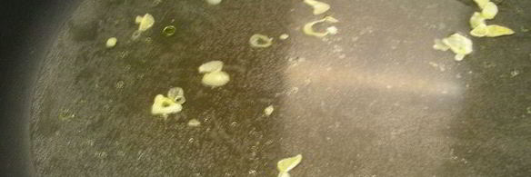 паста с сардинами, помидорами черри и кедровыми орешками