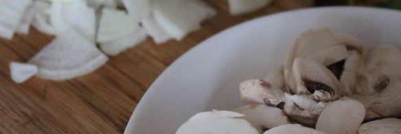 паста с сливочно-грибным соусом и плавленным сыром