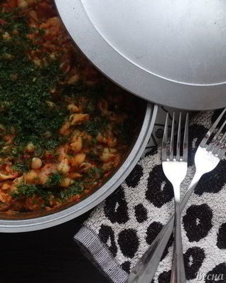 Паста с соусом из чечевицы