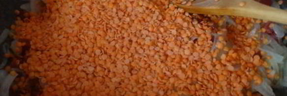 паста с соусом из чечевицы