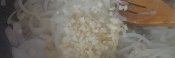 паста с соусом из чечевицы