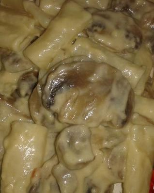 Паста со сливочно-грибным соусом