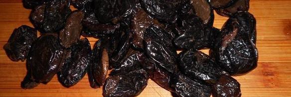 паста со свининой и черносливом под винным соусом