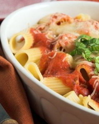 Паста со свининой и моцареллой