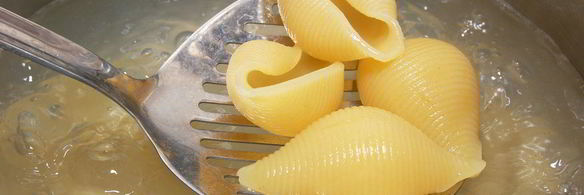 ракушки, фаршированные пшенной кашей и грибами