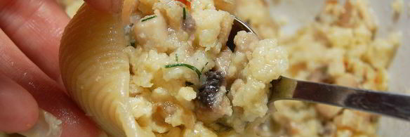 ракушки, фаршированные пшенной кашей и грибами