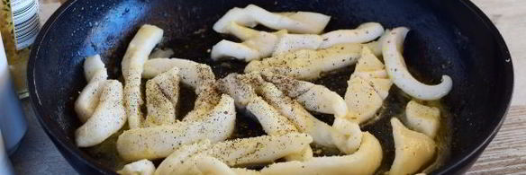 спагетти с кальмарами в сливочном соусе