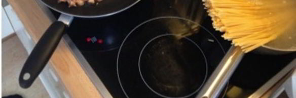 спагетти с жареным беконом и сырно-яичным соусом