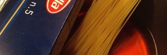 спагетти со свекольным соусом