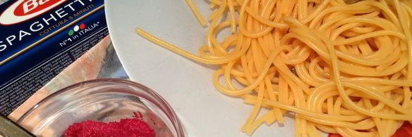 спагетти со свекольным соусом