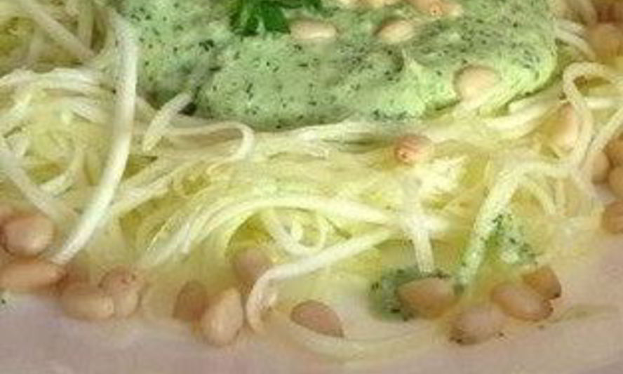 Рецепт сыроедческой пасты с цукини и соусом из кешью