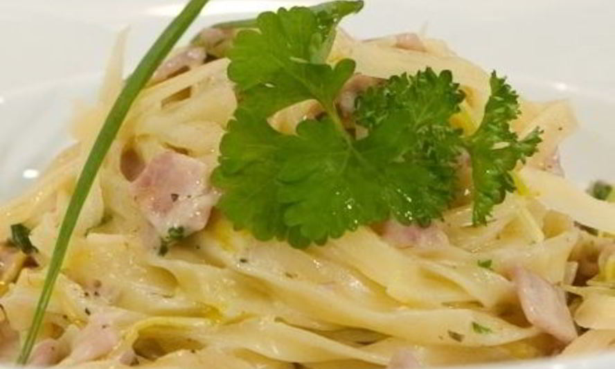 Рецепт тальятелле barilla с вареной ветчиной и луком-пореем