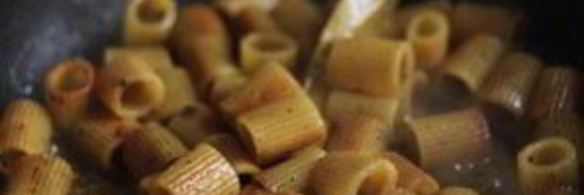 жареные макароны