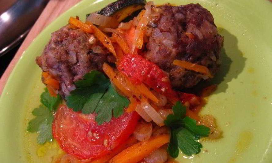 Рецепт биточков запеченных с овощами