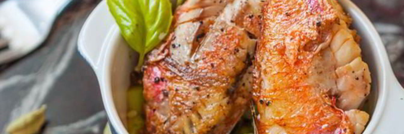 Филе кефали на гриле с травами