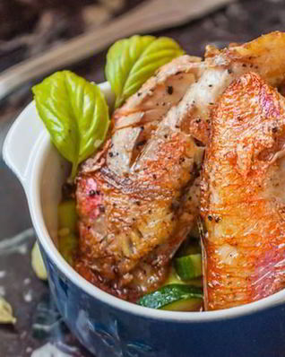 Филе кефали на гриле с травами