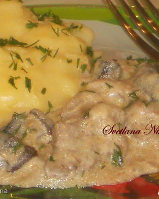 Говядина с грибами в сливочном соусе