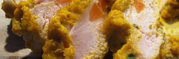 куриная грудка, фаршированная морковкой, с печеным картофелем