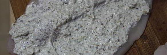 куриная грудка, фаршированная ореховой пастой