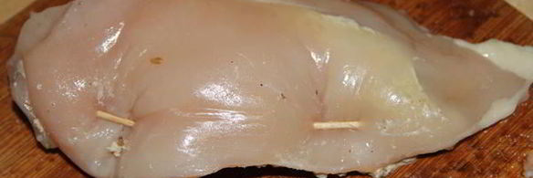 куриная грудка, фаршированная ореховой пастой
