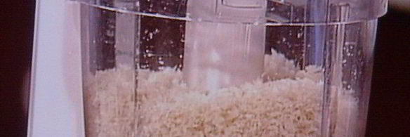 куриная грудка под корочкой из абриксового карри с миндальным кускусом