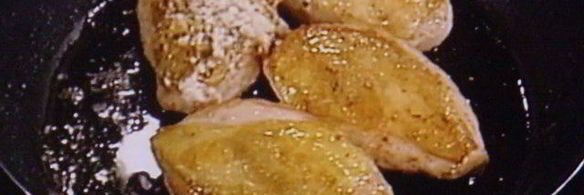 куриная грудка под корочкой из абриксового карри с миндальным кускусом