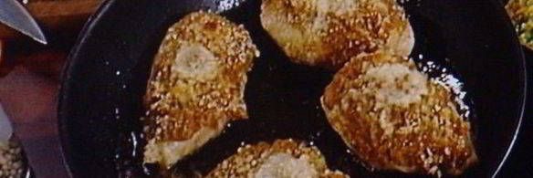 куриная грудка под корочкой из абриксового карри с миндальным кускусом