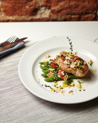 Куриная грудка со спаржей