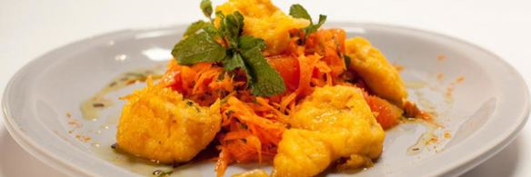 куриное филе в морковном кляре с морковным салатом