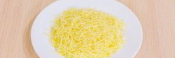 куриное филе в сырной корочке с томатным соусом