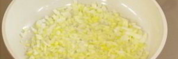 куриное филе в сырной корочке с томатным соусом