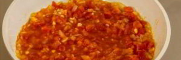 куриное филе в сырной корочке с томатным соусом