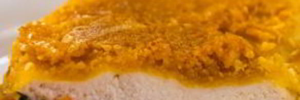 куриное филе в сырной корочке с томатным соусом