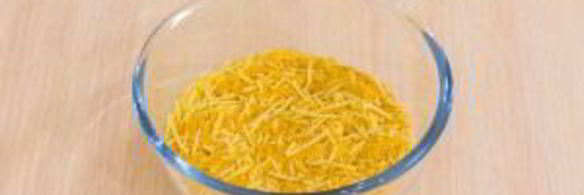 куриное филе в сырной корочке с томатным соусом