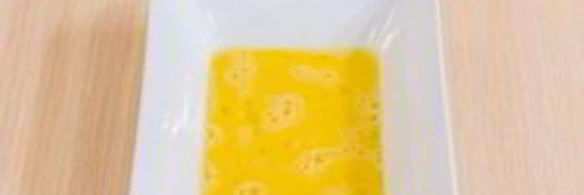 куриное филе в сырной корочке с томатным соусом