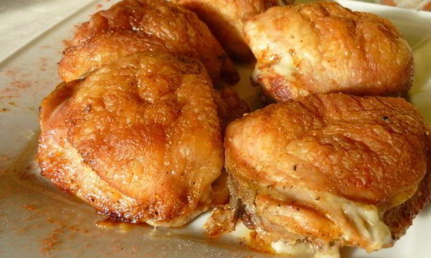 Рецепт куриных бедер с сырно-сливочной начинкой