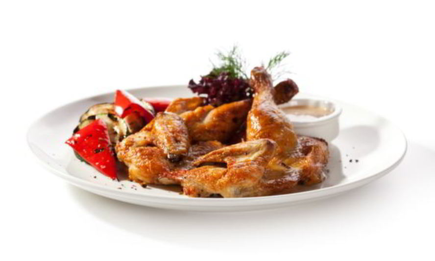 Рецепт куриных крылышек в соусе барбекю с запеченными овощами