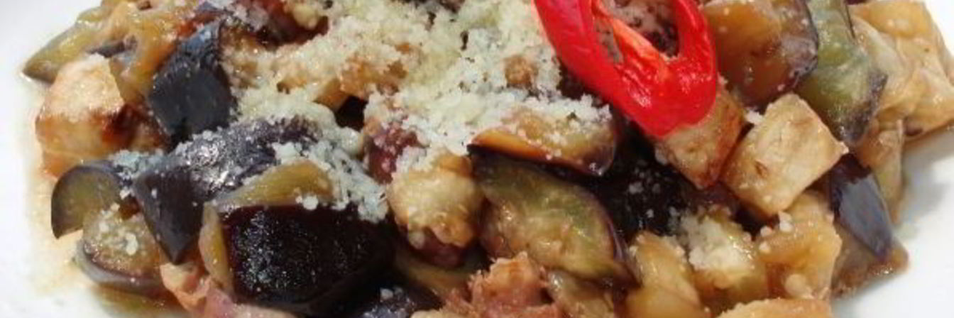 Куриные сердечки с баклажанами