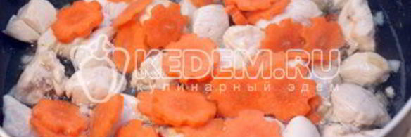 курица с грибами и макаронами