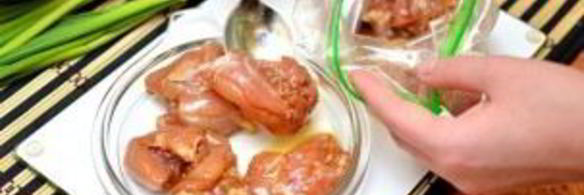 курица с овощами на сковороде