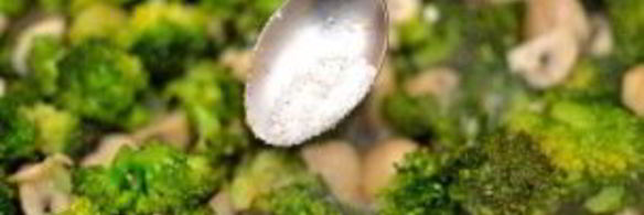 курица с овощами на сковороде