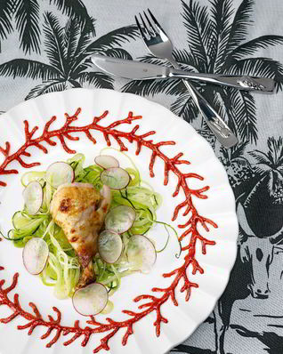 Курица с зеленой лапшой и редисом