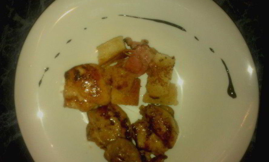 Рецепт курицы в медово-соевом соусе на крутонах