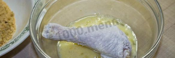 курица в панировочных сухарях на сковороде