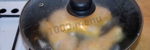 курица в панировочных сухарях на сковороде