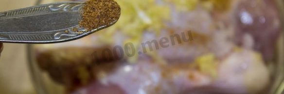 курица в панировочных сухарях на сковороде