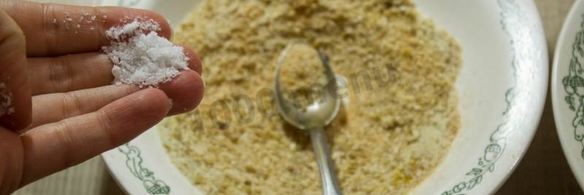 курица в панировочных сухарях на сковороде