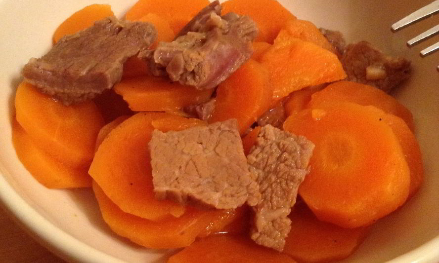 Рецепт мягкой говядины, тушеной с морковью и луком